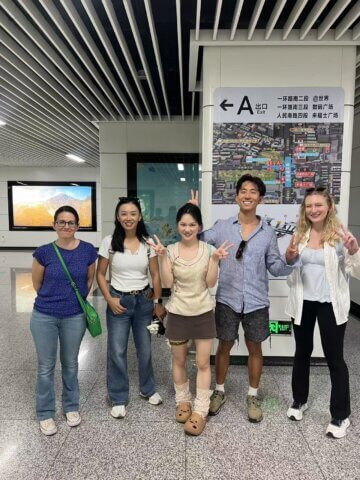 LTL students and staff in Chengdu